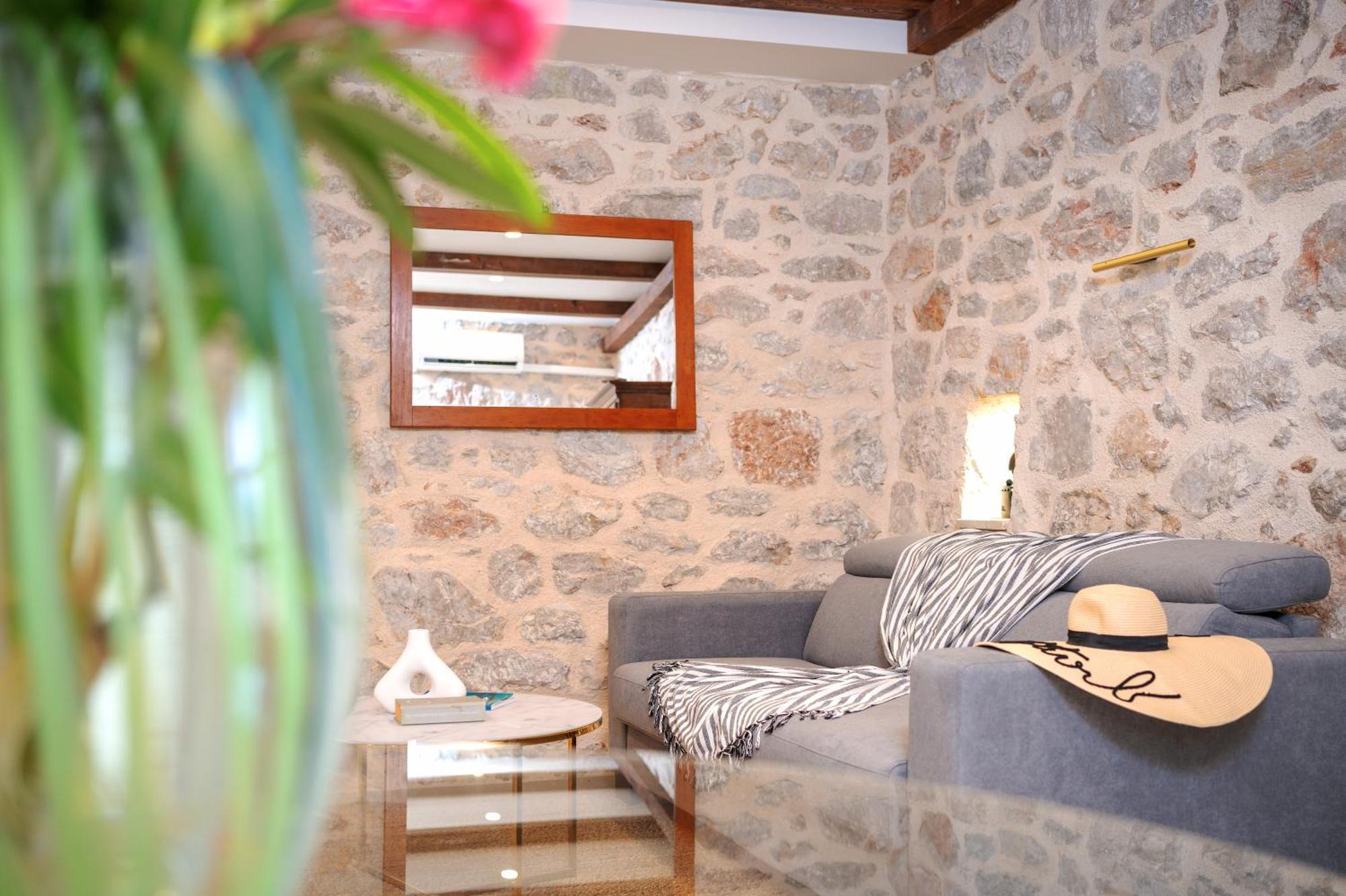 Holiday Home Skala With Hot Tub & Kala With Terrace Pitve Ngoại thất bức ảnh