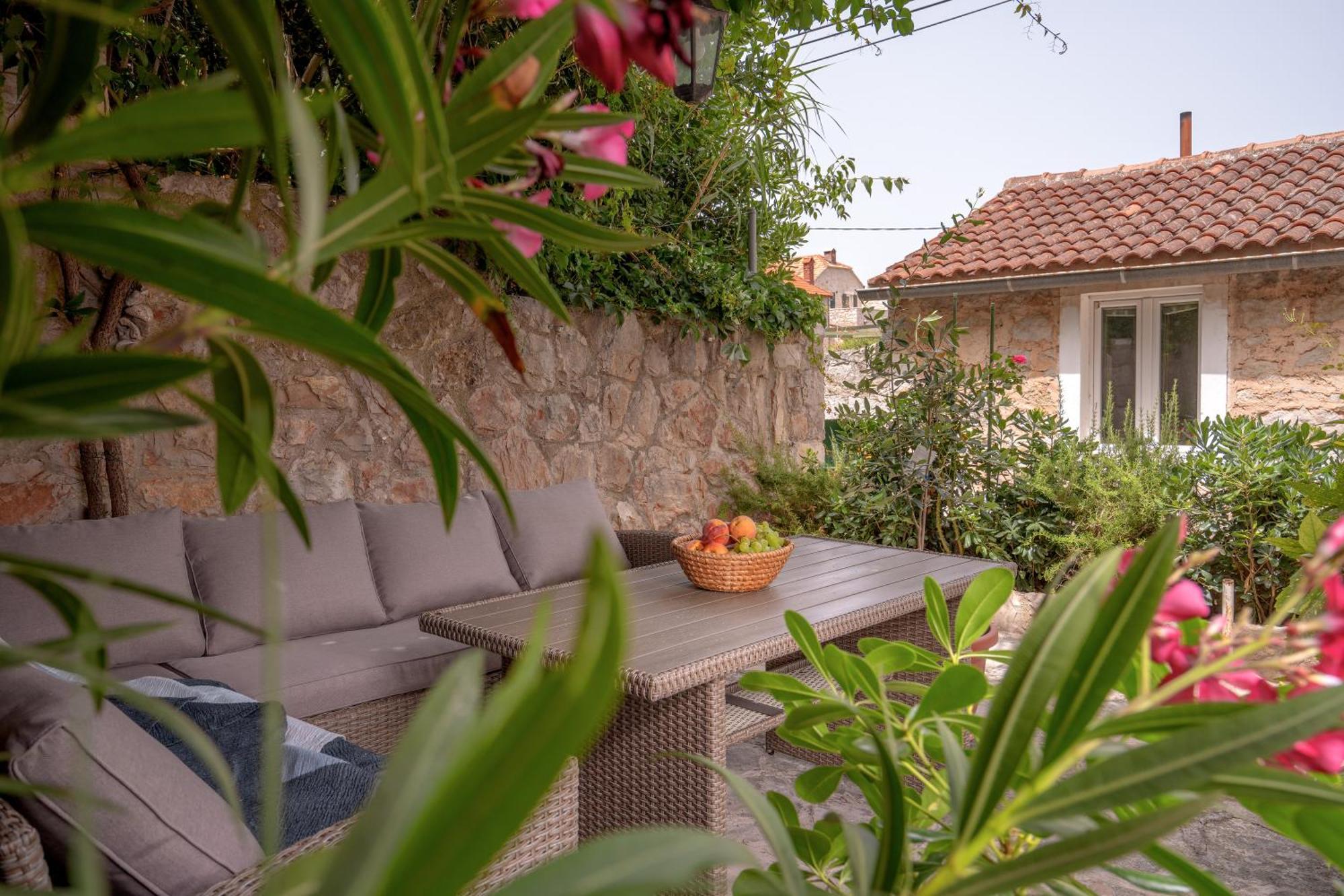 Holiday Home Skala With Hot Tub & Kala With Terrace Pitve Ngoại thất bức ảnh